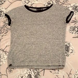 T-shirt / crop top